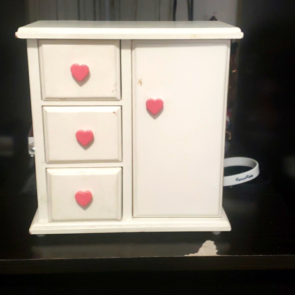Jewelry box
